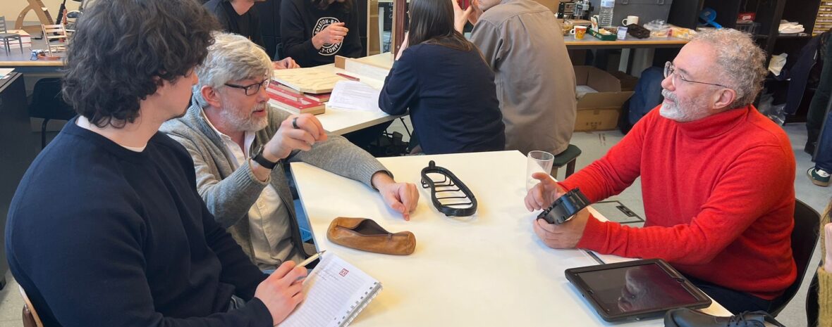 avril 2026 bearth stand